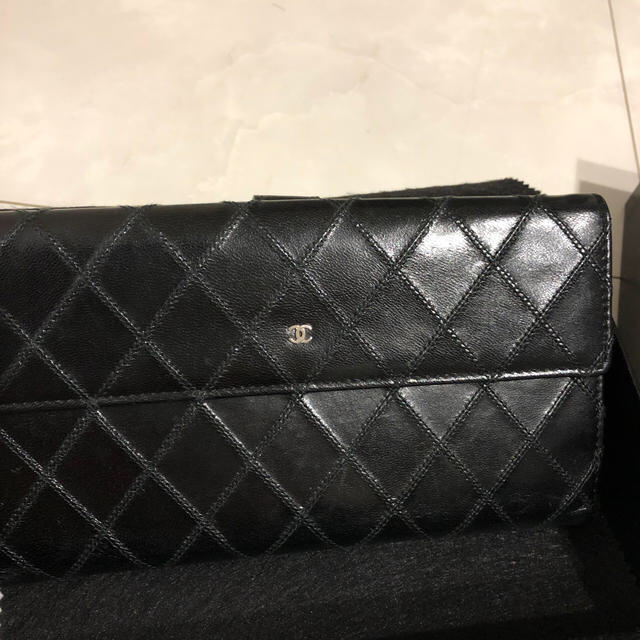 CHANEL(シャネル)のシャネル　ダブルステッチ　二つ折り長財布　ウォレット　黒　マトラッセ レディースのファッション小物(財布)の商品写真