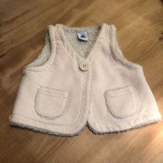 プチバトー(PETIT BATEAU)のベビー服　　ベスト(その他)