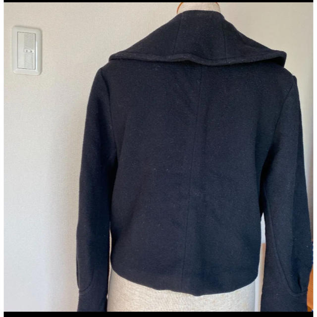 変りボタン ショートコート 黒 レディースのジャケット/アウター(ピーコート)の商品写真