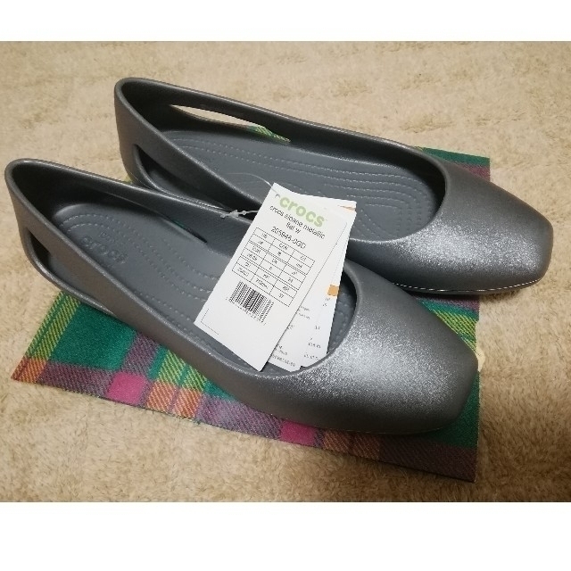 crocs(クロックス)の新品タグ付き　crocs 　カジュアルパンプス   size24　 レディースの靴/シューズ(ハイヒール/パンプス)の商品写真