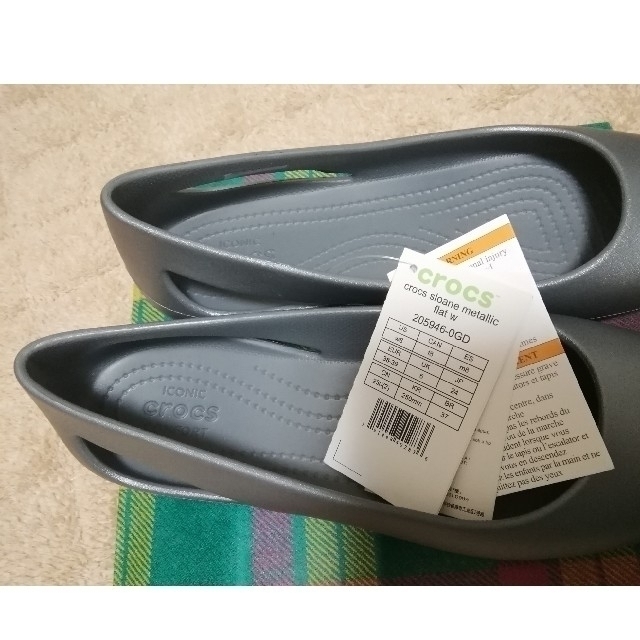 crocs(クロックス)の新品タグ付き　crocs 　カジュアルパンプス   size24　 レディースの靴/シューズ(ハイヒール/パンプス)の商品写真