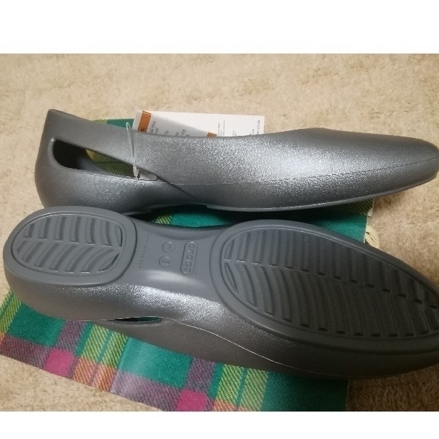 crocs(クロックス)の新品タグ付き　crocs 　カジュアルパンプス   size24　 レディースの靴/シューズ(ハイヒール/パンプス)の商品写真