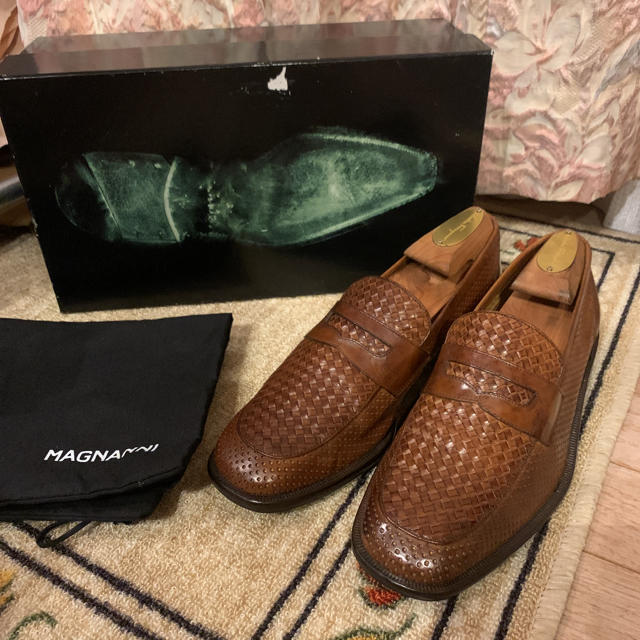 美品 MAGNANNI マグナーニ ローファー イントレチャートの通販 by けい