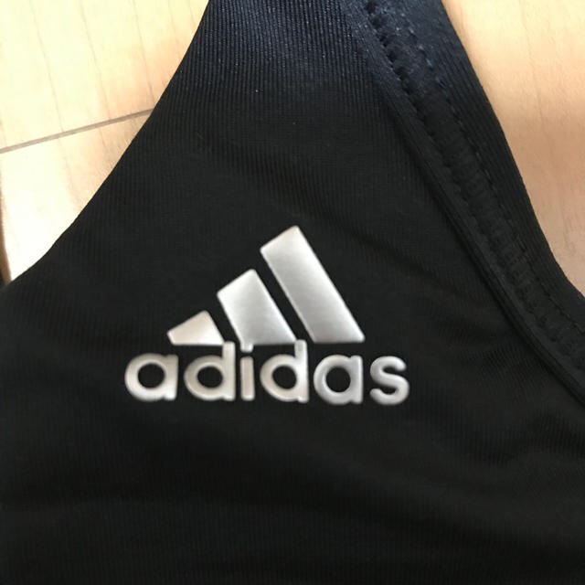 adidas(アディダス)の【未使用】アディダス  スポーツブラ　Sサイズ スポーツ/アウトドアのトレーニング/エクササイズ(ヨガ)の商品写真