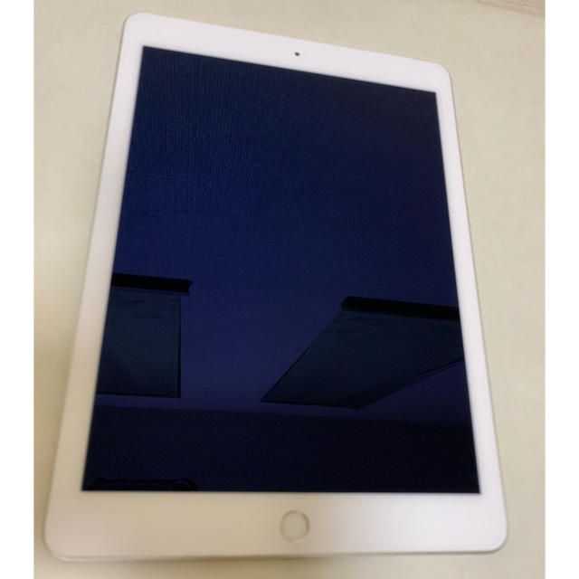 スマホ/家電/カメラiPad  Air2 64GB 本日17時迄24000円