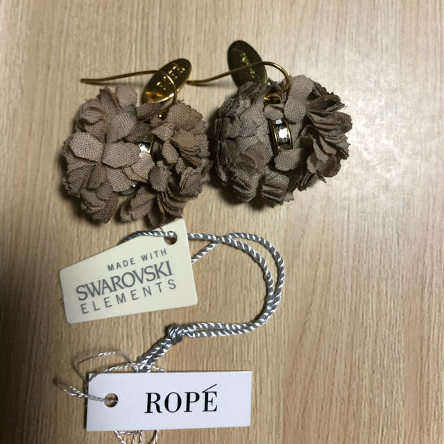 ROPE’(ロペ)のロペ　新品ピアス レディースのアクセサリー(ピアス)の商品写真