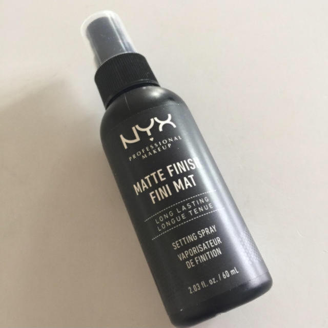 NYX(エヌワイエックス)の★大人気★マット仕上がり★NYX★60ml★セッティングスプレー コスメ/美容のベースメイク/化粧品(その他)の商品写真