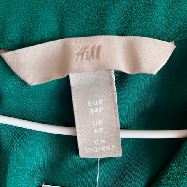 H&M(エイチアンドエム)の膝丈ワンピース　 レディースのワンピース(ひざ丈ワンピース)の商品写真