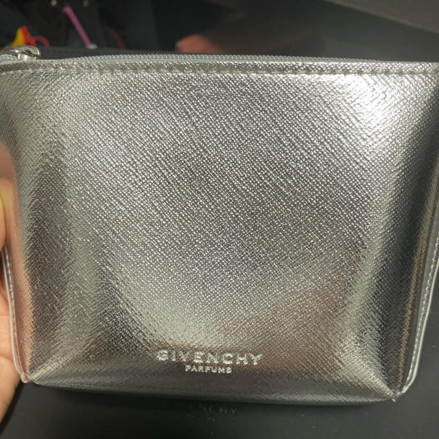 GIVENCHY(ジバンシィ)のジバンシイ　ノベルティー レディースのファッション小物(ポーチ)の商品写真