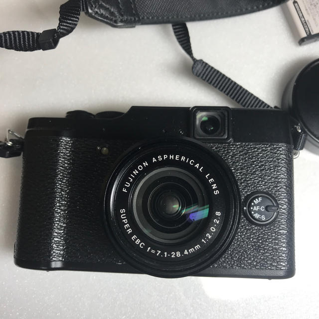 富士フイルム(フジフイルム)のfujifilm x10  スマホ/家電/カメラのカメラ(ミラーレス一眼)の商品写真