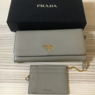 プラダ(PRADA)の美中古　プラダ PRADA 長財布 グレージュ 定期入れ付き(長財布)