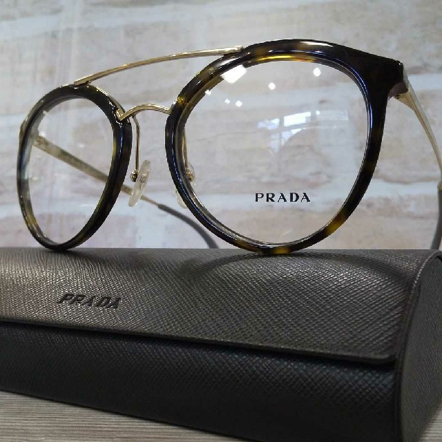 PRADA(プラダ)のmii様 PRADA プラダ メガネ デミ ブラウン クラシック 人気モデル レディースのファッション小物(サングラス/メガネ)の商品写真