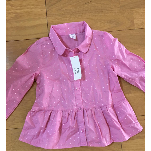 babyGAP(ベビーギャップ)のBaby gap★新品✨ペプラムドットブラウス❤️ キッズ/ベビー/マタニティのキッズ服女の子用(90cm~)(ブラウス)の商品写真