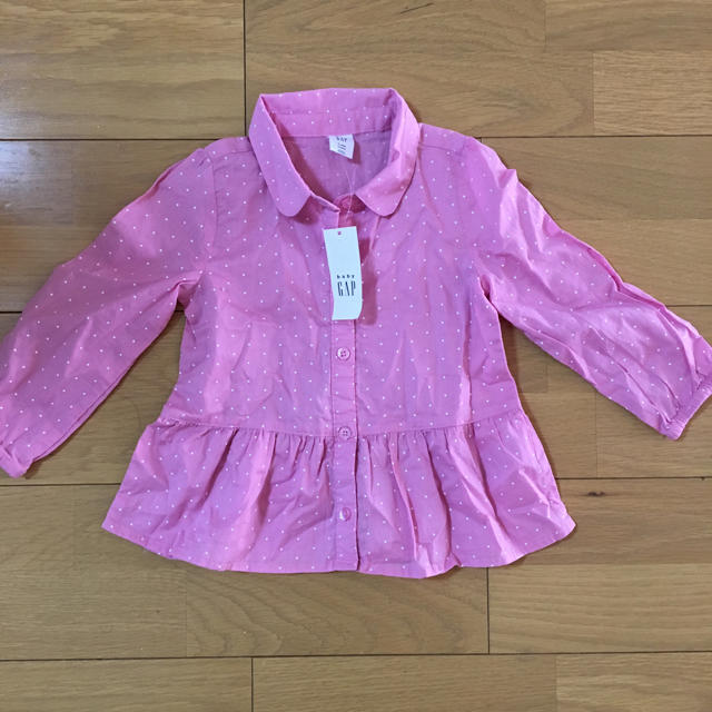 babyGAP(ベビーギャップ)のBaby gap★新品✨ペプラムドットブラウス❤️ キッズ/ベビー/マタニティのキッズ服女の子用(90cm~)(ブラウス)の商品写真