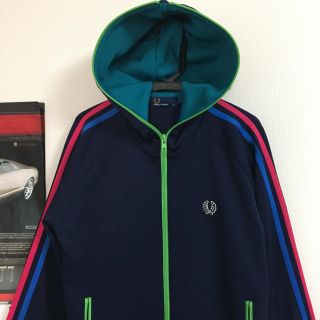 フレッドペリー(FRED PERRY)の美品　フレッドペリー　マルチカラー　パーカー(ジャージ)