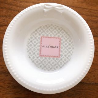 ジルスチュアート(JILLSTUART)の【美品】JILLSTUART  ジルスチュアート　陶器プレート皿　※外箱なし(小物入れ)