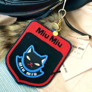「⭐︎MIUMIU キャット猫 モチーフ リュック バック チャーム」に