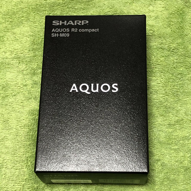 未使用品　SHARP SH-M09 AQUOS R2 compact