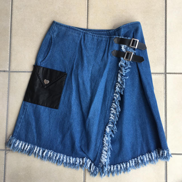 Aymmy in the batty girls(エイミーインザバッティーガール)の新品タグ 未着 エイミーインザバッティーガール ウエスタンデニムスカート レディースのスカート(ひざ丈スカート)の商品写真