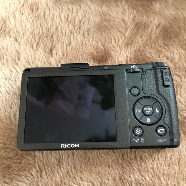 RICOH(リコー)のRICOH GR digital Ⅳ 純正ケース付き スマホ/家電/カメラのカメラ(コンパクトデジタルカメラ)の商品写真