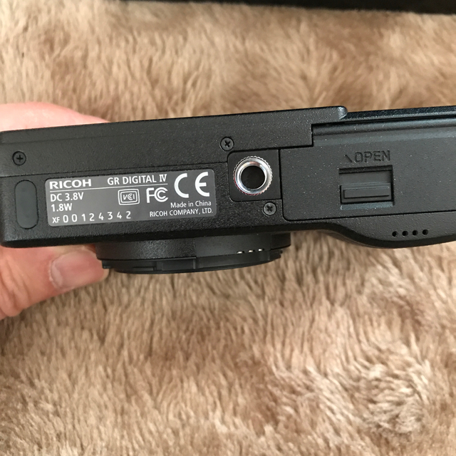 RICOH(リコー)のRICOH GR digital Ⅳ 純正ケース付き スマホ/家電/カメラのカメラ(コンパクトデジタルカメラ)の商品写真