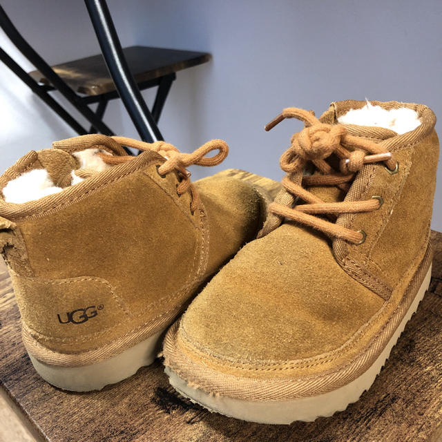 UGG(アグ)のUGG キッズブーツ キッズ/ベビー/マタニティのキッズ靴/シューズ(15cm~)(ブーツ)の商品写真