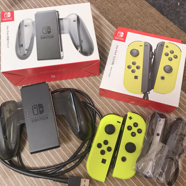 Switch Joy-Conイエロー＆Joy-Con充電グリップ