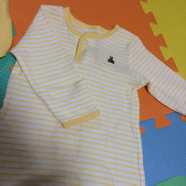 babyGAP(ベビーギャップ)の未使用♡バラ売り可🎶新生児用ロンパース キッズ/ベビー/マタニティのベビー服(~85cm)(ロンパース)の商品写真