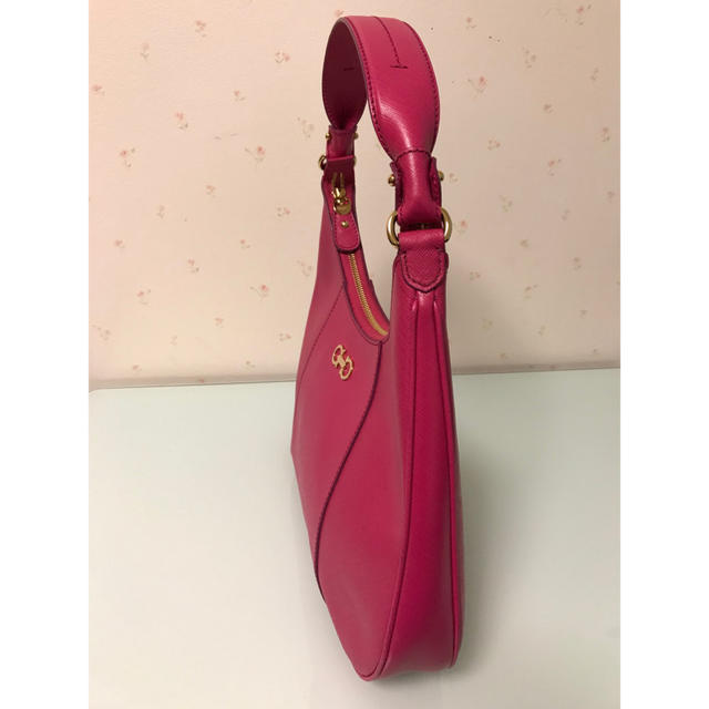 Salvatore Ferragamo(サルヴァトーレフェラガモ)の【美品】ショルダーバッグ　フェラガモ レディースのバッグ(ショルダーバッグ)の商品写真