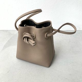 トゥモローランド(TOMORROWLAND)の【みーちゃん様専用】basic bucket bag / taupe トープ (ハンドバッグ)