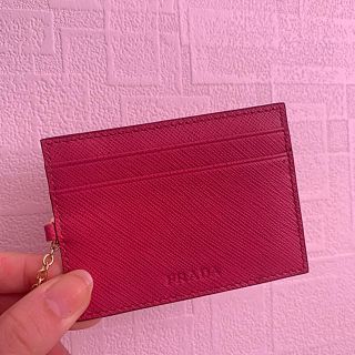 プラダ(PRADA)の【未使用美品】PRADAパスケース(パスケース/IDカードホルダー)