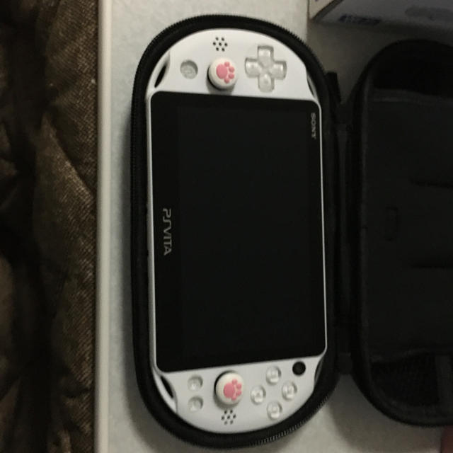 SONY PlayStationVITA 本体  PCH-2000 ZA22 エンタメ/ホビーのゲームソフト/ゲーム機本体(携帯用ゲーム機本体)の商品写真