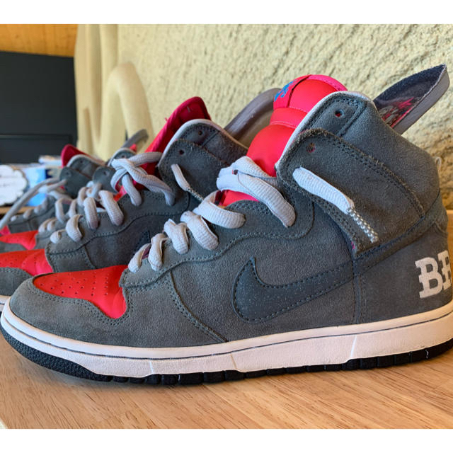 NIKE(ナイキ)の『超希少！！！』NIKE SB DUNK 女性用売り切れ メンズの靴/シューズ(スニーカー)の商品写真