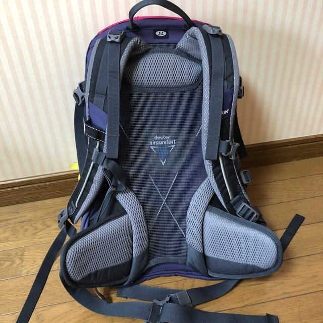 Deuter(ドイター)のドイター フューチュラ 20 SL  登山　リュック　雨カバー付き　deuter スポーツ/アウトドアのアウトドア(登山用品)の商品写真