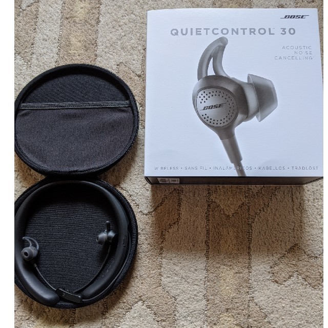 BOSE(ボーズ)の
【美品】QuietControl 30 wireless headphones スマホ/家電/カメラのオーディオ機器(ヘッドフォン/イヤフォン)の商品写真