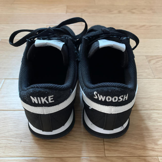 NIKE(ナイキ)のNIKE スニーカー　swoosh レディースの靴/シューズ(スニーカー)の商品写真