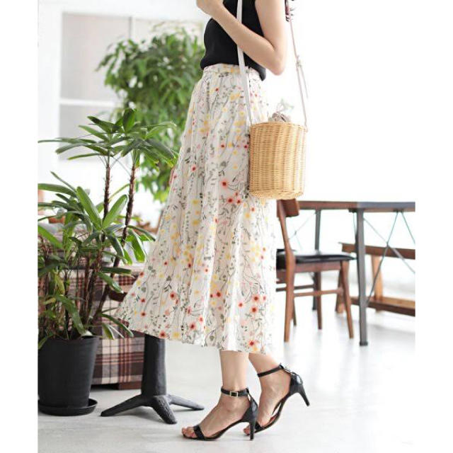 Noela(ノエラ)のノエラ　刺繍ロングスカート レディースのスカート(ロングスカート)の商品写真