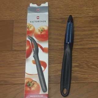 ビクトリノックス(VICTORINOX)の『neco』様専用　VICTORINOX  ピーラー皮むき(調理道具/製菓道具)