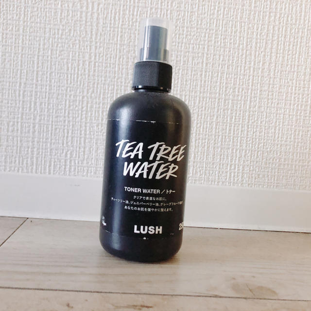 LUSH(ラッシュ)のLUSH ティーツリーウォーター コスメ/美容のスキンケア/基礎化粧品(化粧水/ローション)の商品写真