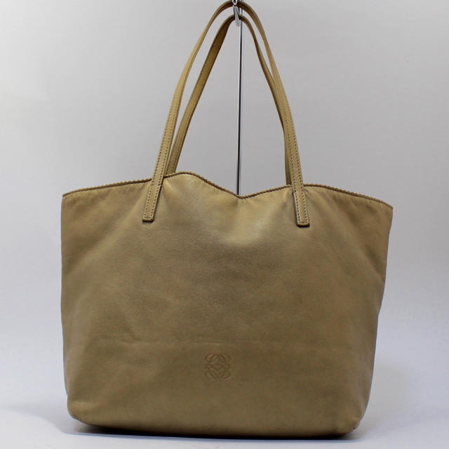 LOEWE(ロエベ)の正規品 良品✨ナッパ★A4収納⭕️ レディースのバッグ(トートバッグ)の商品写真