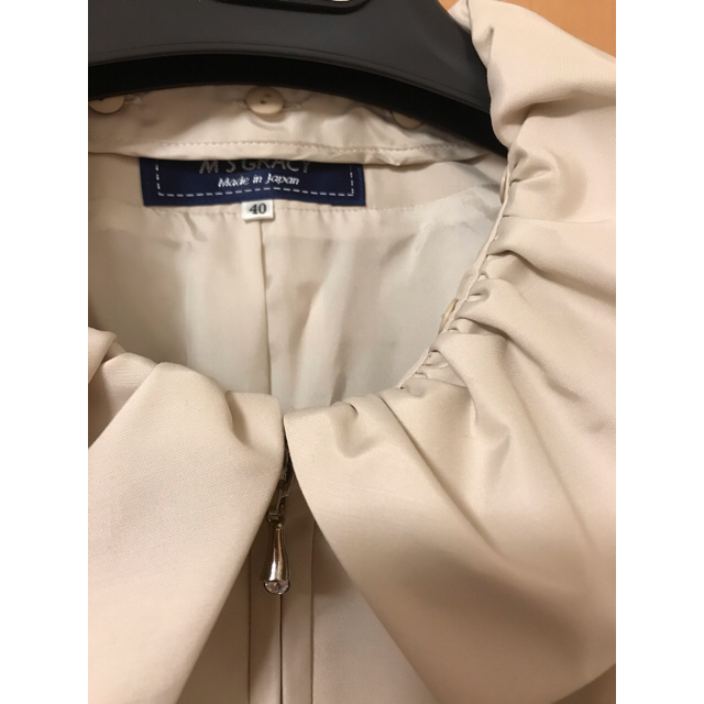 M'S GRACY(エムズグレイシー)のエムズグレイシー　2018年　カットワーク刺繍コート付襟Wジップ 40 レディースのジャケット/アウター(スプリングコート)の商品写真