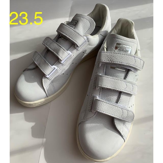 adidas(アディダス)のアディダス スタンスミスEE8543   23.5㎝   レディースの靴/シューズ(スニーカー)の商品写真