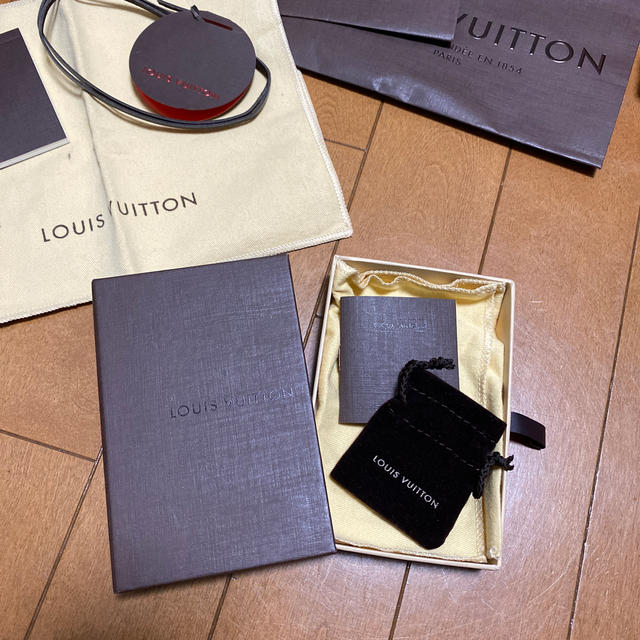 LOUIS VUITTON(ルイヴィトン)のLOUIS VUITTON空箱・紙袋 レディースのバッグ(ショップ袋)の商品写真