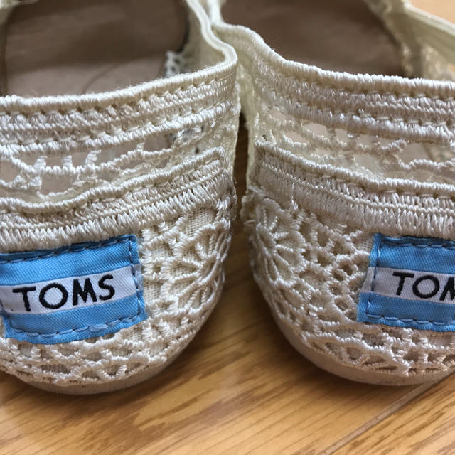 TOMS(トムズ)のTOMS  レースシューズ　ホワイト レディースの靴/シューズ(スリッポン/モカシン)の商品写真