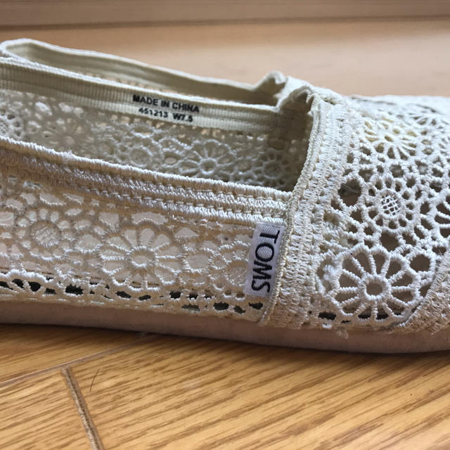 TOMS(トムズ)のTOMS  レースシューズ　ホワイト レディースの靴/シューズ(スリッポン/モカシン)の商品写真