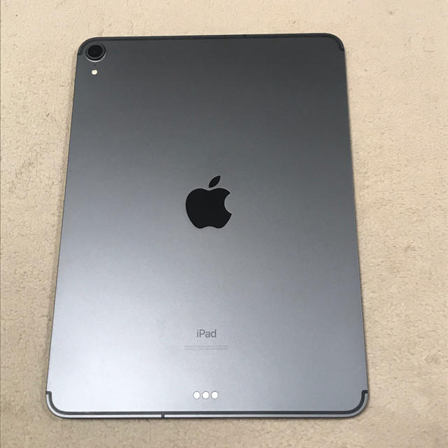 Apple(アップル)のスカーレットさん専用iPad Pro11 256GB SIMフリー  スマホ/家電/カメラのPC/タブレット(タブレット)の商品写真