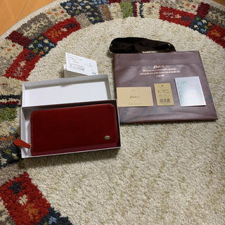 ダコタ(Dakota)のエナメルレザー 薄型ラウンドファスナー長財布(財布)