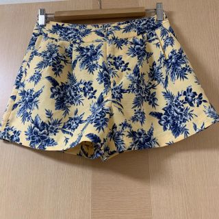 インデックス(INDEX)のお値下げ！【新品】INDEX 花柄 ショートパンツ(ショートパンツ)