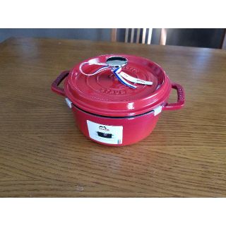 ストウブ(STAUB)のココット ラウンド 18cm チェリーレッド(鍋/フライパン)