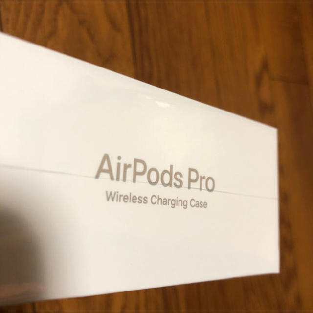 Apple(アップル)の【新品未開封】AirPods Pro apple スマホ/家電/カメラのオーディオ機器(ヘッドフォン/イヤフォン)の商品写真